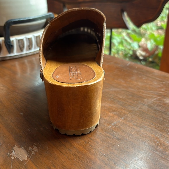 Predictions Leather Collection Tan Leather Vintage Clogs Sz 9 - Picture 7 of 13